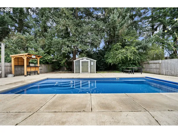 $650,000 | 1810 Minda Drive, Eugene, OR 97401