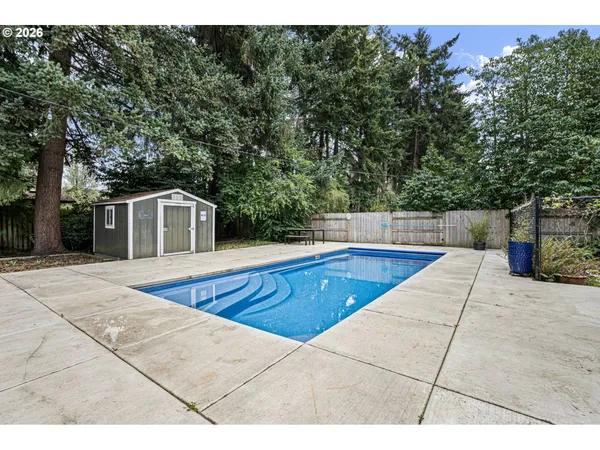 $650,000 | 1810 Minda Drive, Eugene, OR 97401