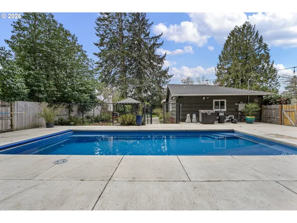 $650,000 | 1810 Minda Drive, Eugene, OR 97401