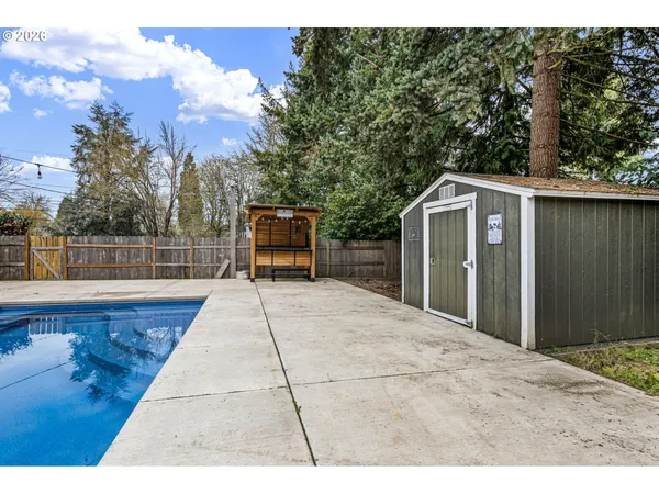 $650,000 | 1810 Minda Drive, Eugene, OR 97401
