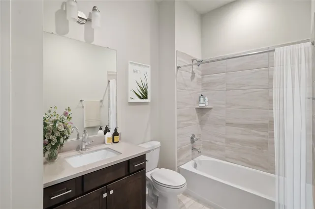 $1,179,000 | 7902 Hopewell Lane, Houston, TX 77071