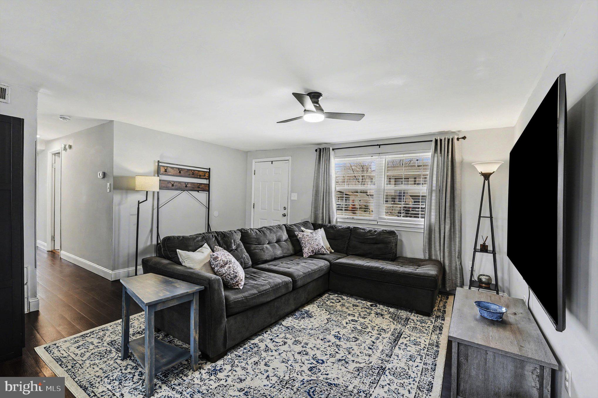 2417 Lodge Farm Road Sparrows Point, MD 21219 - Photo 7 of 30 Living room