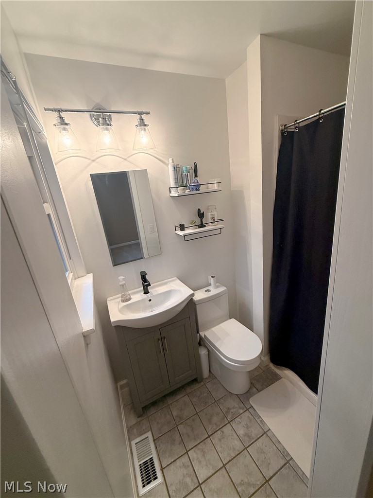 8552 Usher Road Olmsted Falls, OH 44138 - Photo 15 of 27 main bedroom bath