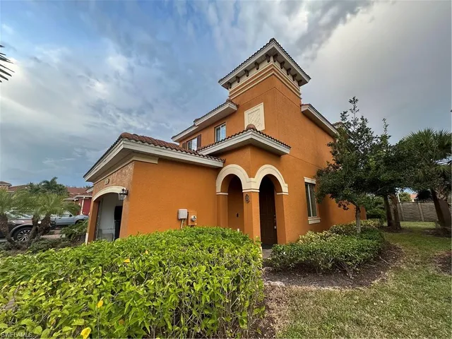 $430,000 | 10100 Tin Maple Drive, Unit 15, Estero, FL 33928