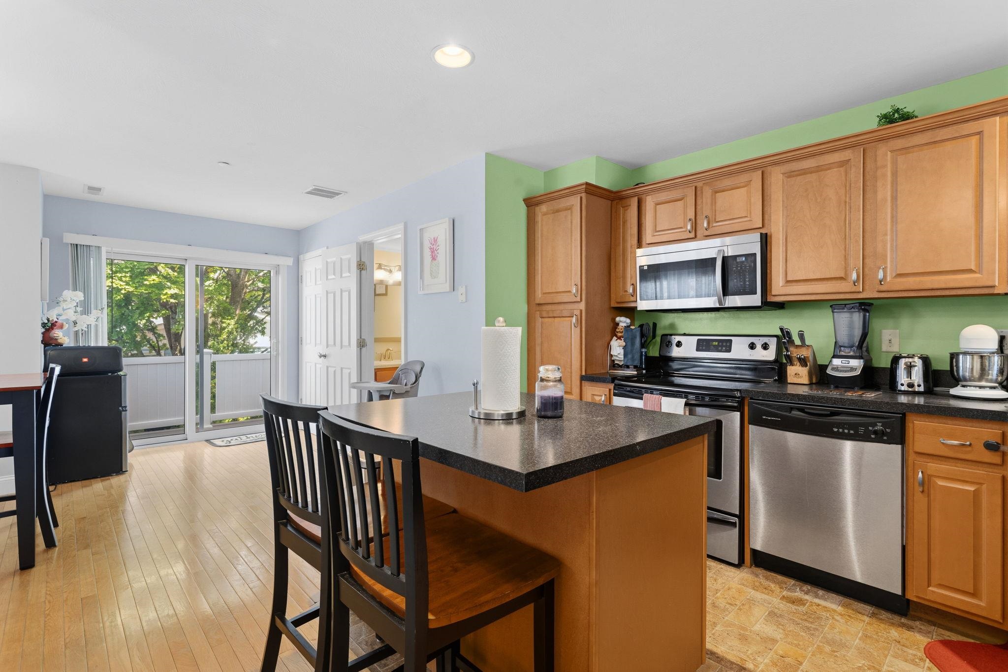 195 Silver Street, Unit 15 Manchester, NH 03103 - Photo 14 of 33