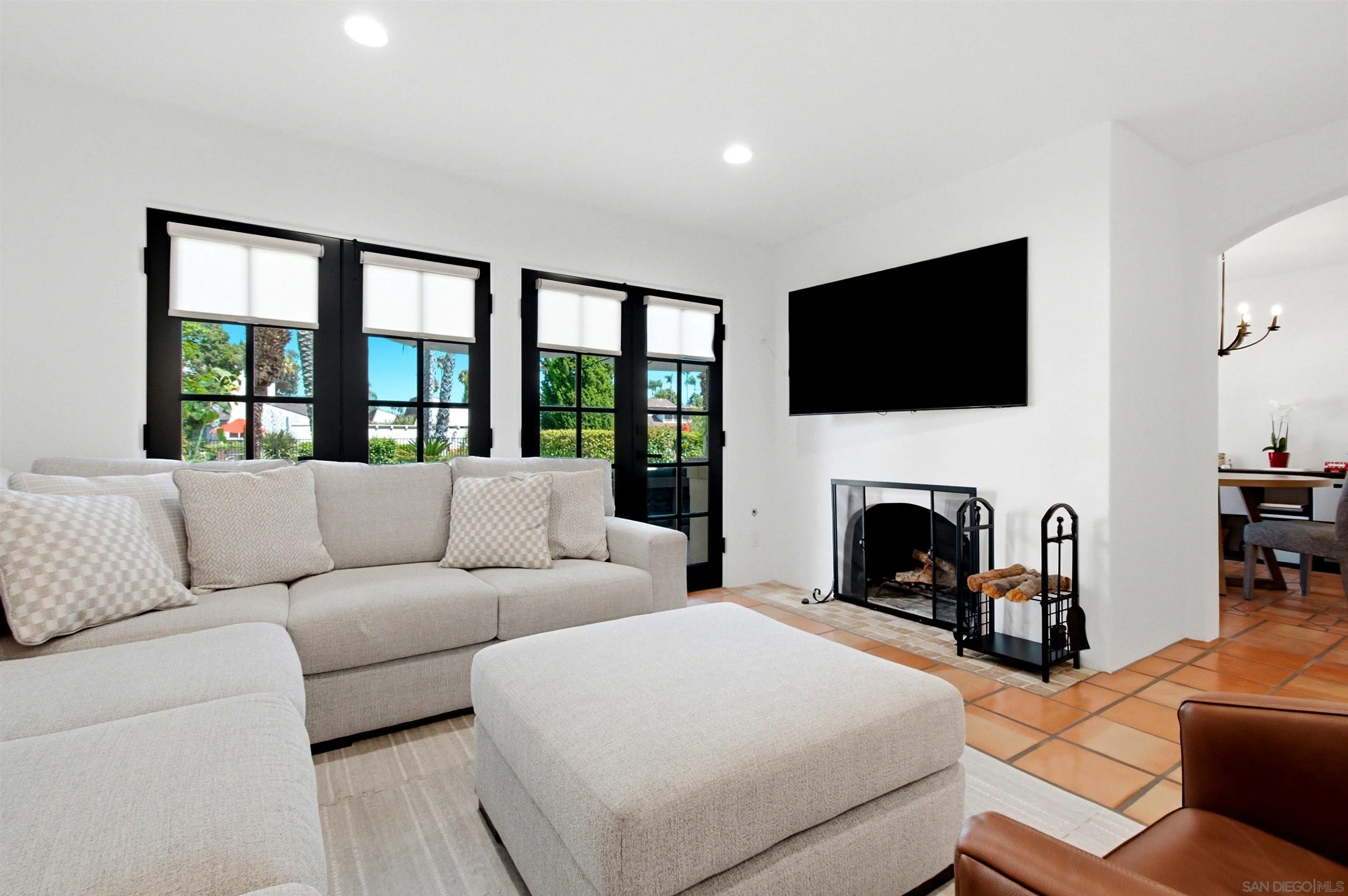 137 Via Coronado Rancho Santa Fe, CA 92091 - Photo 2 of 69 Gallery Image 2