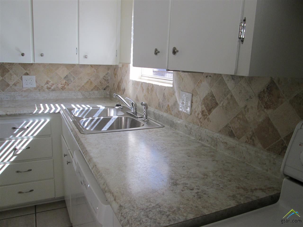 2409 Mimosa Drive Tyler, TX 75701 - Photo 8 of 35