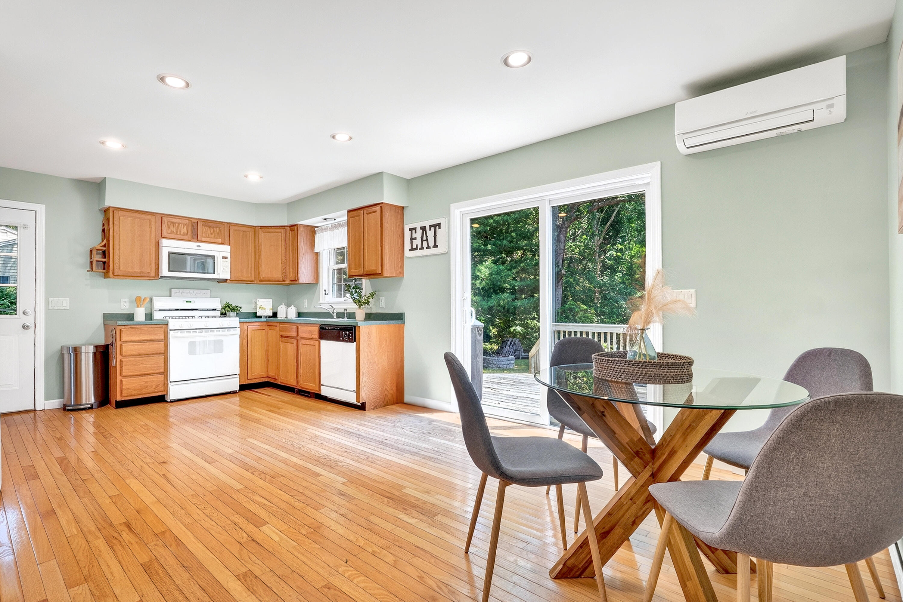 88 Waterfield Road Osterville, MA 02655 - Photo 6 of 40 08