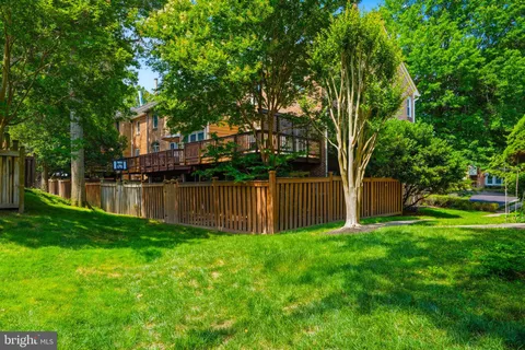 $775,000 | 3911 Green Look Court, Fairfax, VA 22033