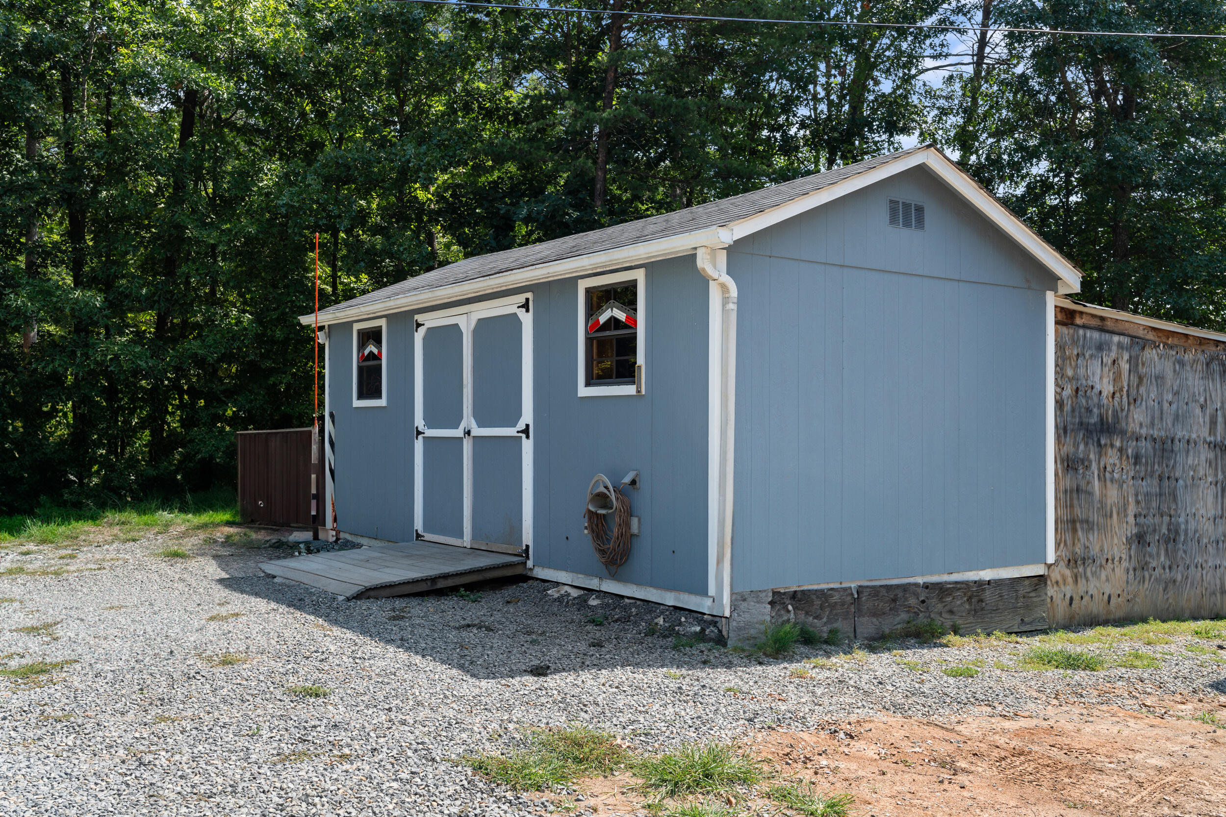 4731 Goodman Road Roanoke, VA 24014 - Photo 44 of 47 a front view of a house with garden