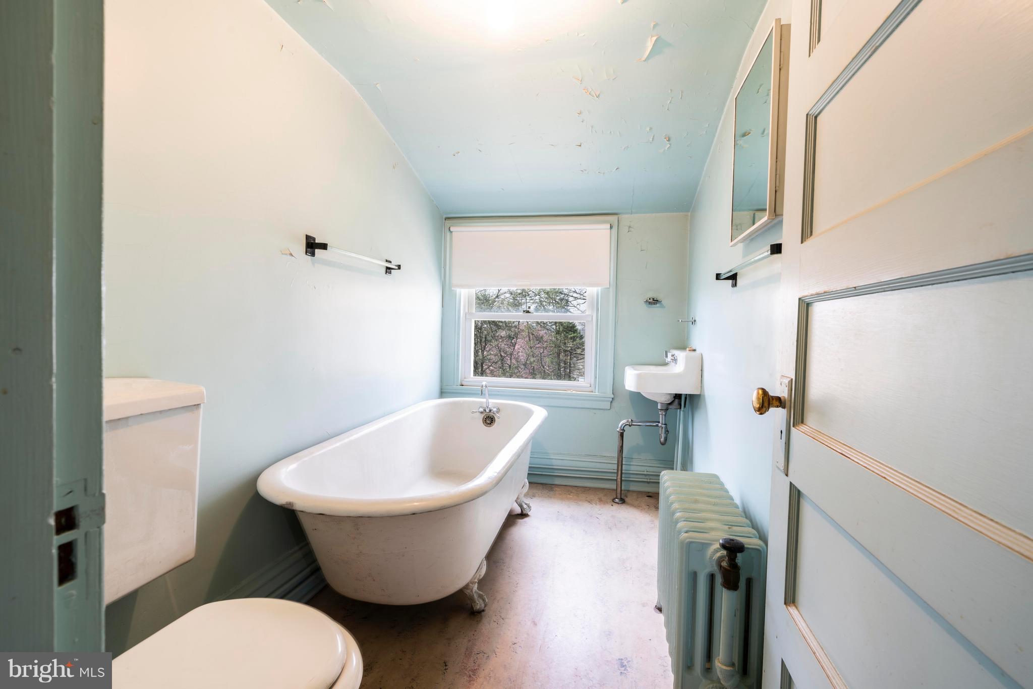 4005 Old Court Road Baltimore, MD 21208 - Photo 23 of 26 Full Bath on 3rd level