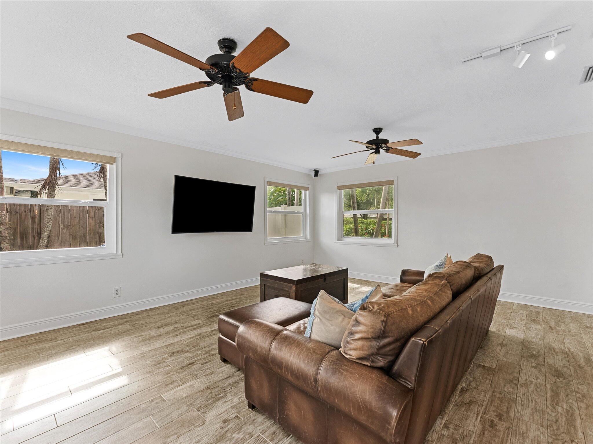 6250 Southwest 6th Street Plantation, FL 33317 - Photo 19 of 52 17-17