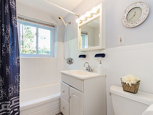 12 Bryon Road, Unit 5 Chestnut Hill, MA 02467 - Photo 6 of 9