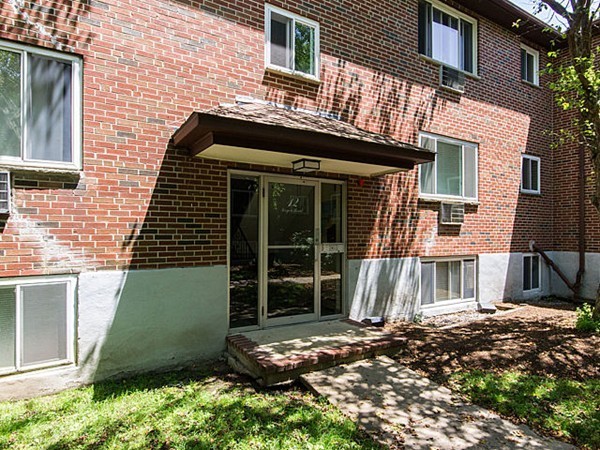 12 Bryon Road, Unit 5 Chestnut Hill, MA 02467 - Photo 7 of 9