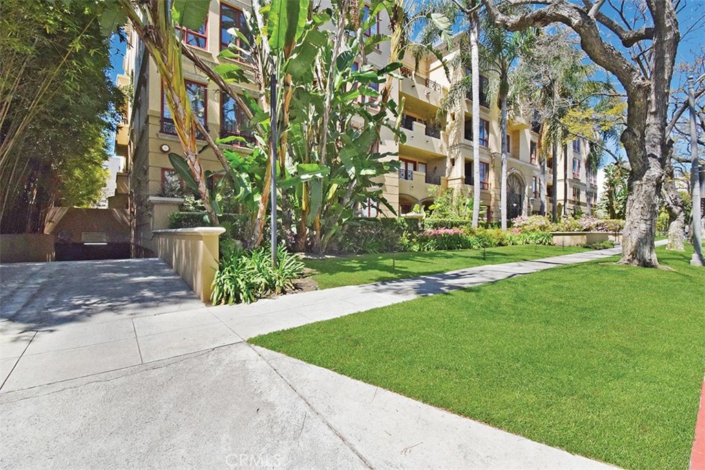 411 North Oakhurst Drive, Unit 102 Beverly Hills, CA 90210 - Photo 12 of 12