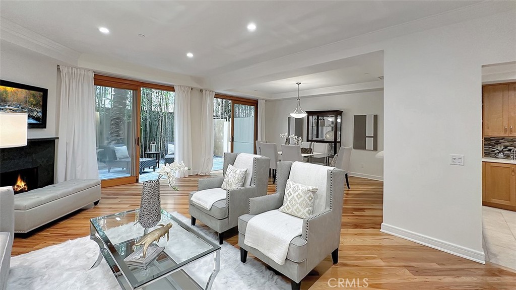 411 North Oakhurst Drive, Unit 102 Beverly Hills, CA 90210 - Photo 2 of 12