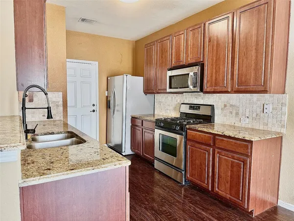 $1,995 | 1900 Little Elm Trail, Unit 105, Cedar Park, TX 78613