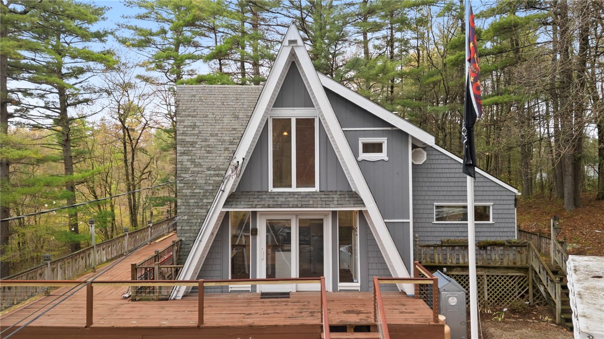 535 Log Road Smithfield, RI 02917 - Photo 4 of 48