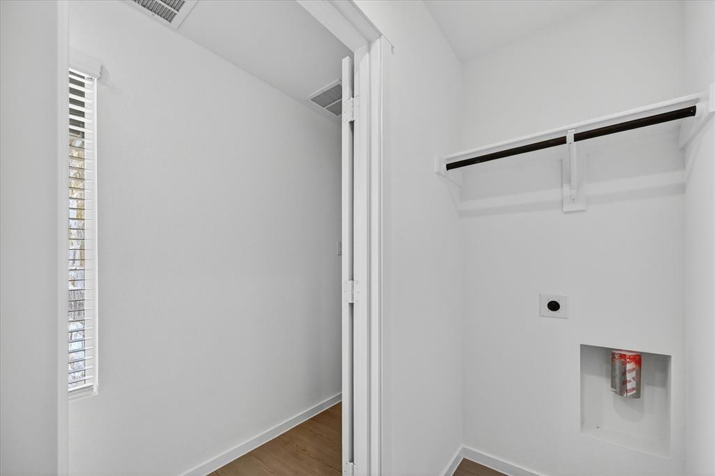 1516 Prince Road Howe, TX 75459 - Photo 9 of 28 a view of a hallway