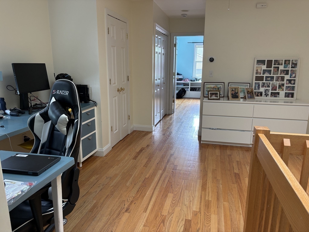 27 Tanglewood Road, Unit 27 Newton, MA 02459 - Photo 12 of 16