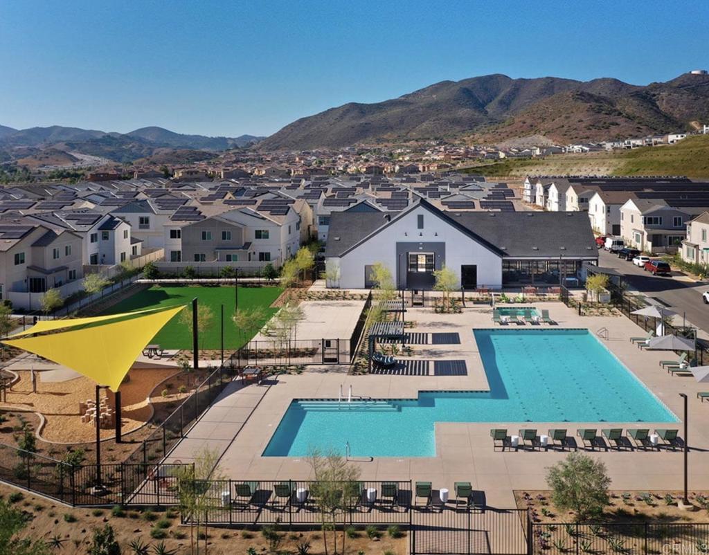 35076 Hacienda Heights Fallbrook, CA 92028 - Photo 29 of 32 an aerial view of a house with pool and mountain view