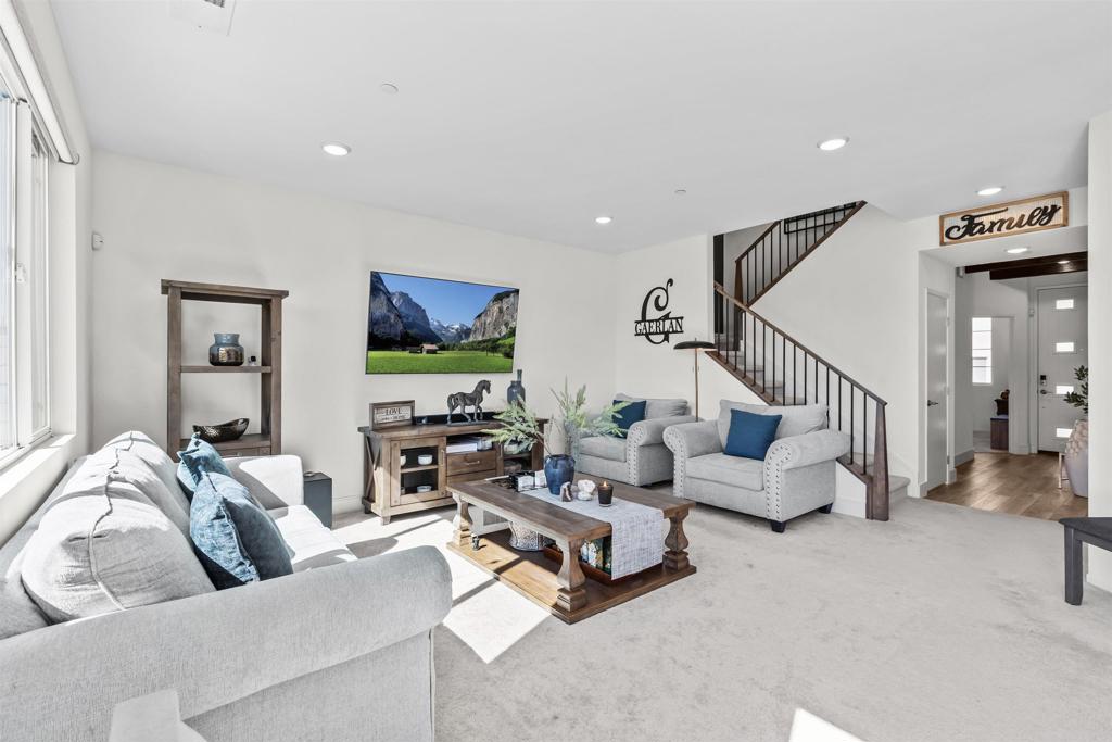 35076 Hacienda Heights Fallbrook, CA 92028 - Photo 6 of 32 a living room with furniture and hard wood floor