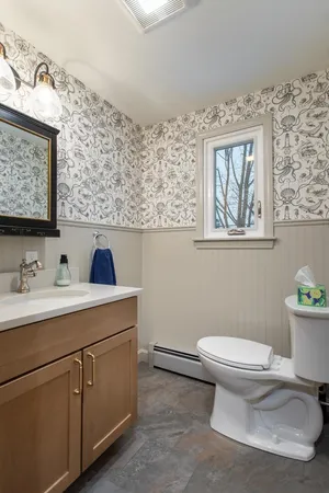 $3,300 | 483 Winnacunnet Road, Unit WEST SIDE, Hampton, NH 03842