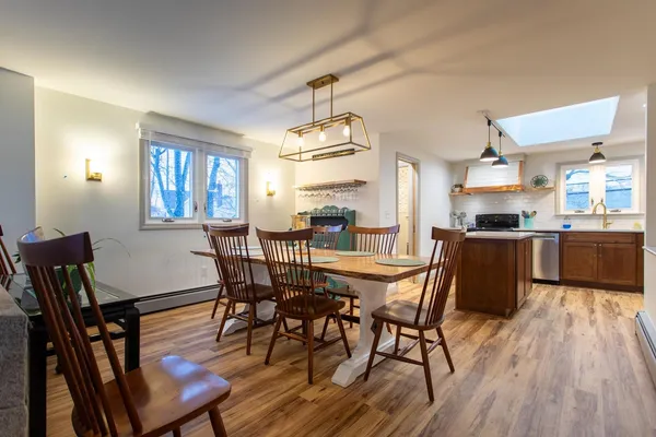 $3,300 | 483 Winnacunnet Road, Unit WEST SIDE, Hampton, NH 03842