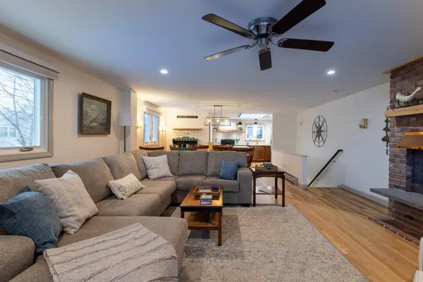 $3,300 | 483 Winnacunnet Road, Unit WEST SIDE, Hampton, NH 03842