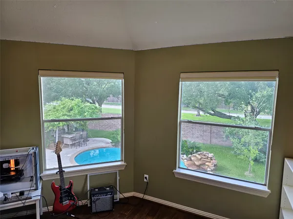 $989,000 | 1523 Ashbury Park Drive, Houston, TX 77077