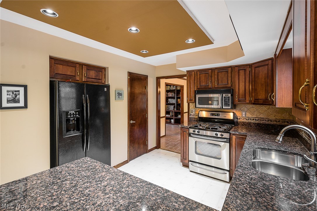 2900 Rockefeller Road Wickliffe, OH 44092 - Photo 8 of 19 Gallery Image 8