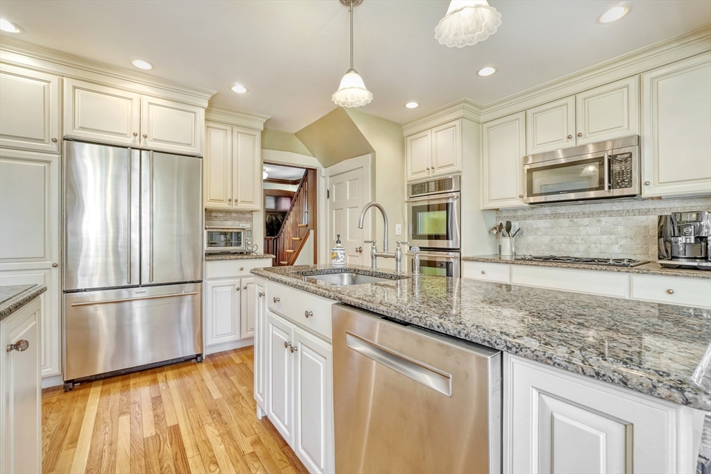 67 Lovell Road Melrose, MA 02176 - Photo 7 of 42