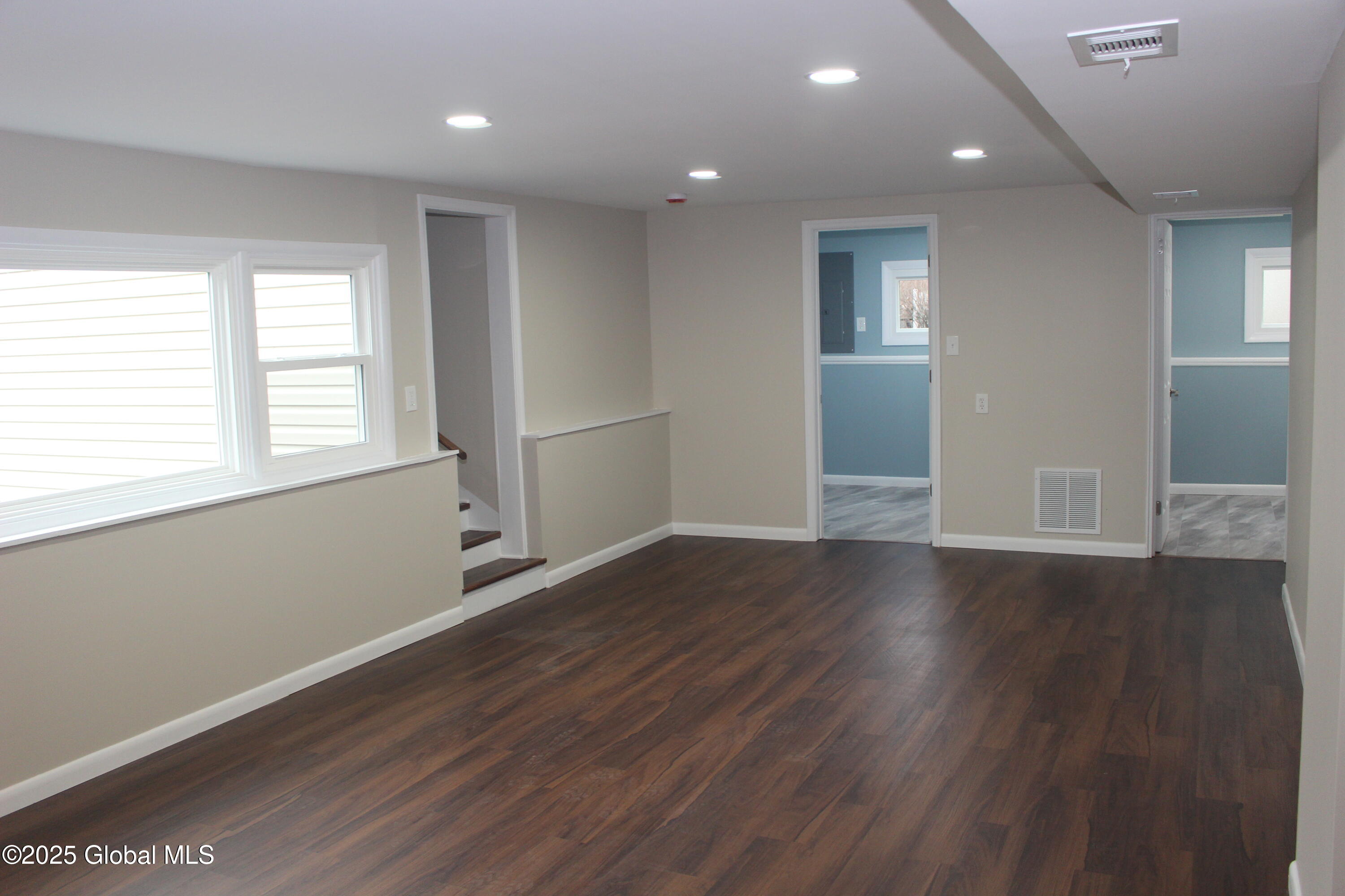 34 Perry Avenue Colonie, NY 12110 - Photo 23 of 29 IMG_3509