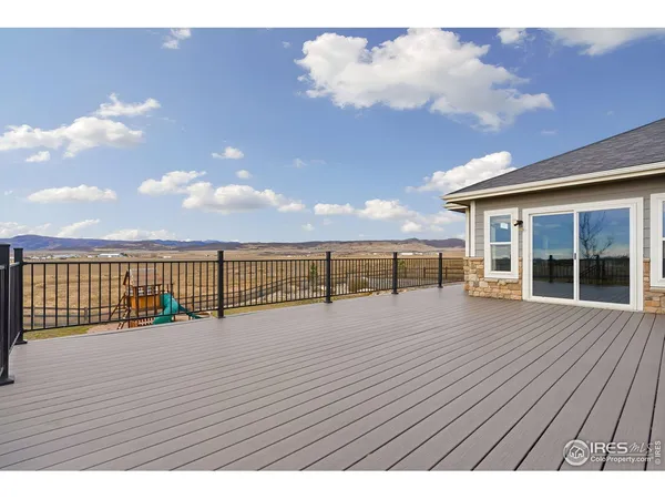 a view of a terrace with sky view