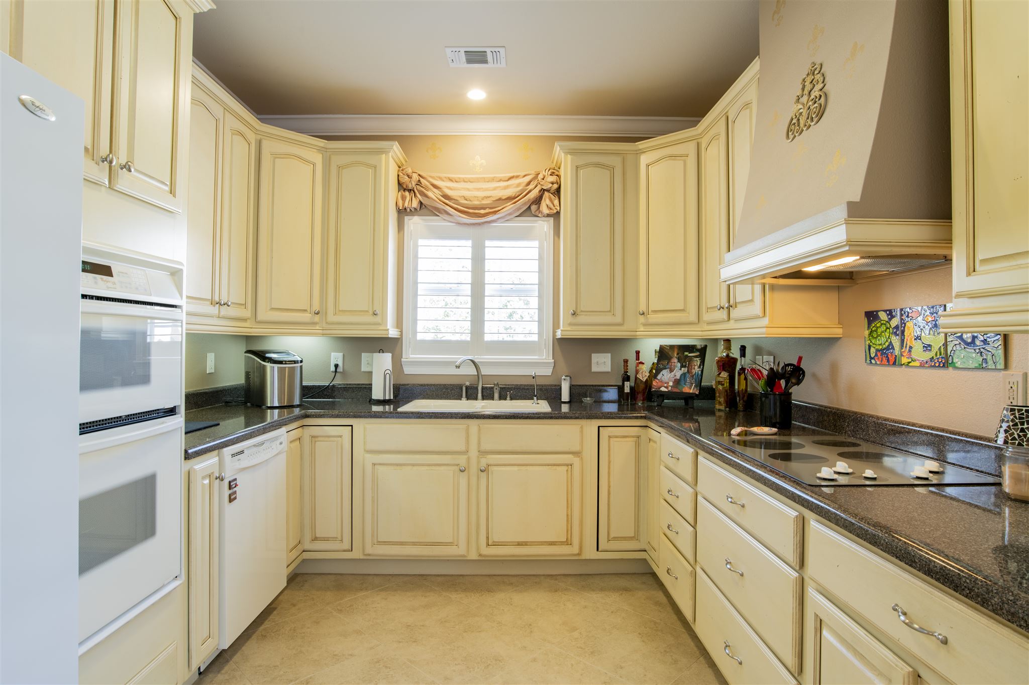 305 Savannah Circle Foley, AL 36535 - Photo 9 of 29 Kitchen