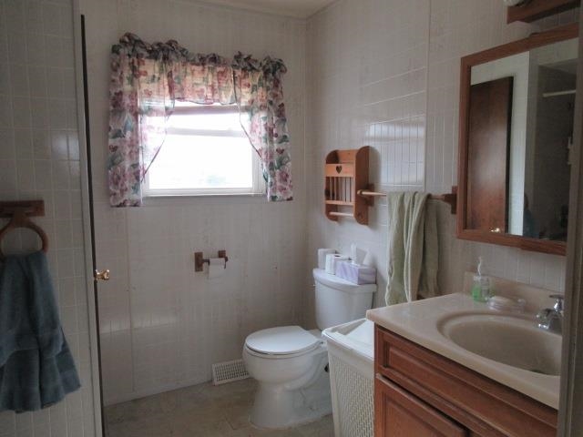 462 West River Road Kawkawlin, MI 48631 - Photo 8 of 18