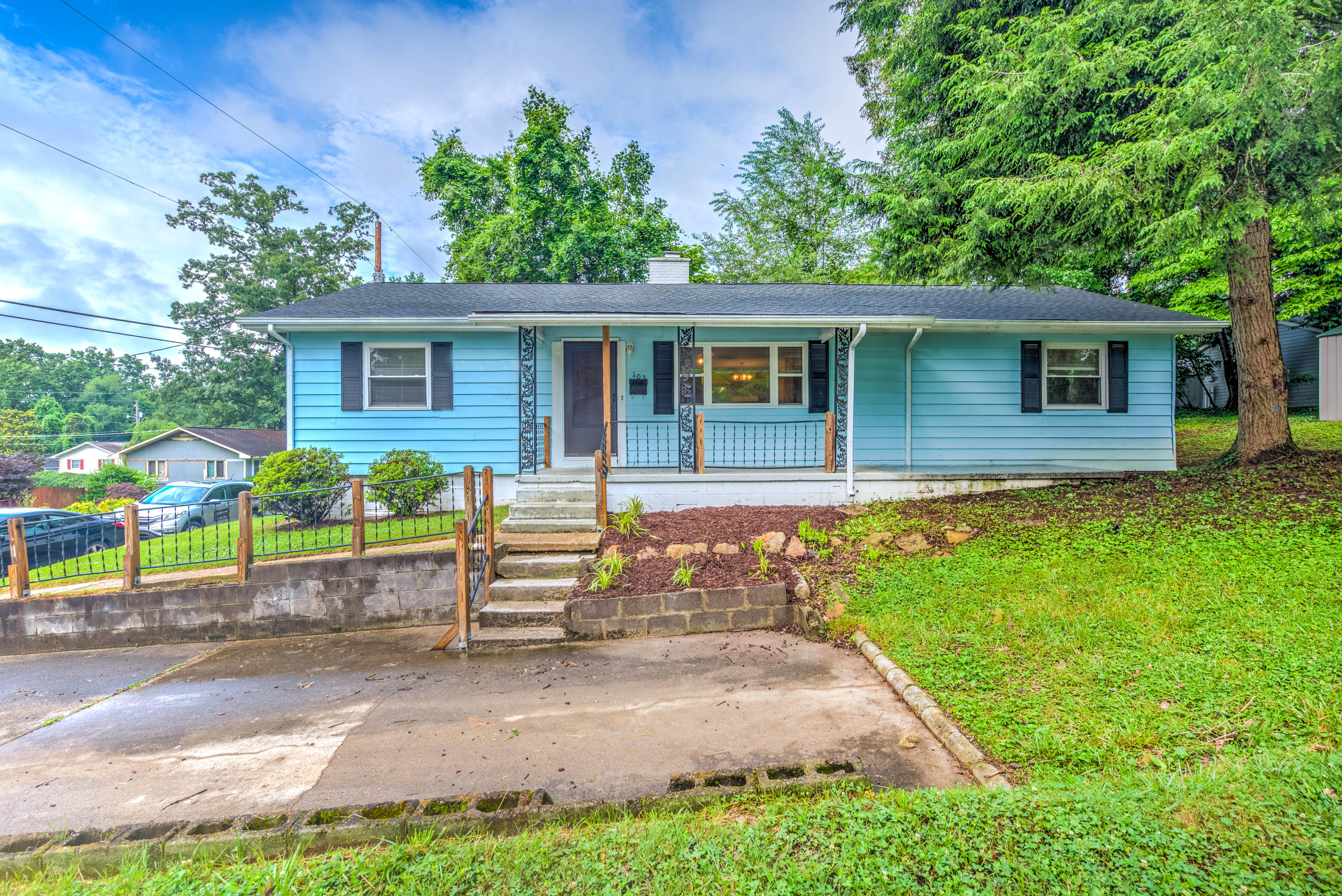 103 East Maiden Lane Oak Ridge, TN 37830 - Photo 2 of 20 2