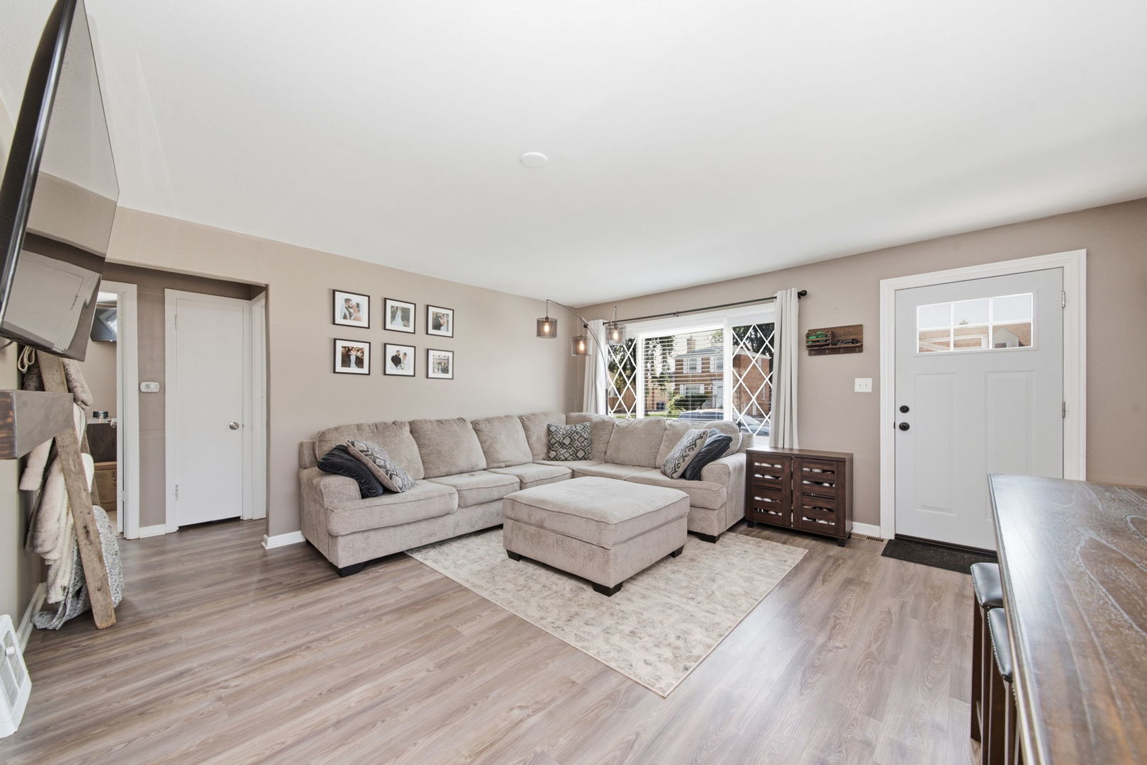 1523 North Rohde Avenue Berkeley, IL 60163 - Photo 5 of 17 Gallery Image 5