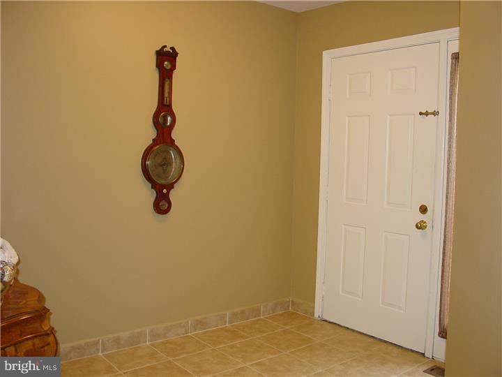 19 Hanover Court Princeton, NJ 08540 - Photo 2 of 25 Foyer