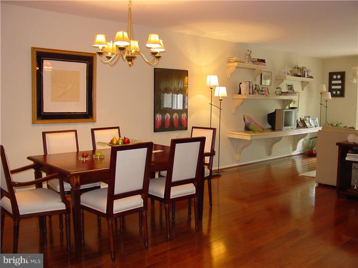 19 Hanover Court Princeton, NJ 08540 - Photo 5 of 25 Dining Room