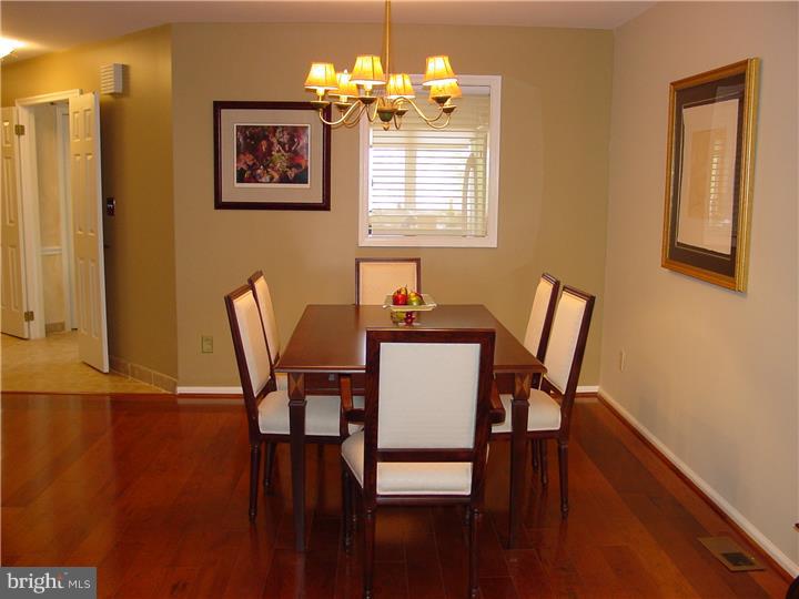 19 Hanover Court Princeton, NJ 08540 - Photo 6 of 25 Dining Room