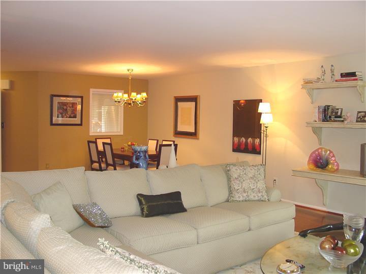 19 Hanover Court Princeton, NJ 08540 - Photo 8 of 25 Living Room