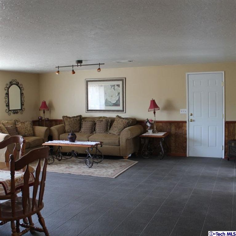 18700 Symeron Road Apple Valley, CA 92307 - Photo 2 of 27 Additional Photo