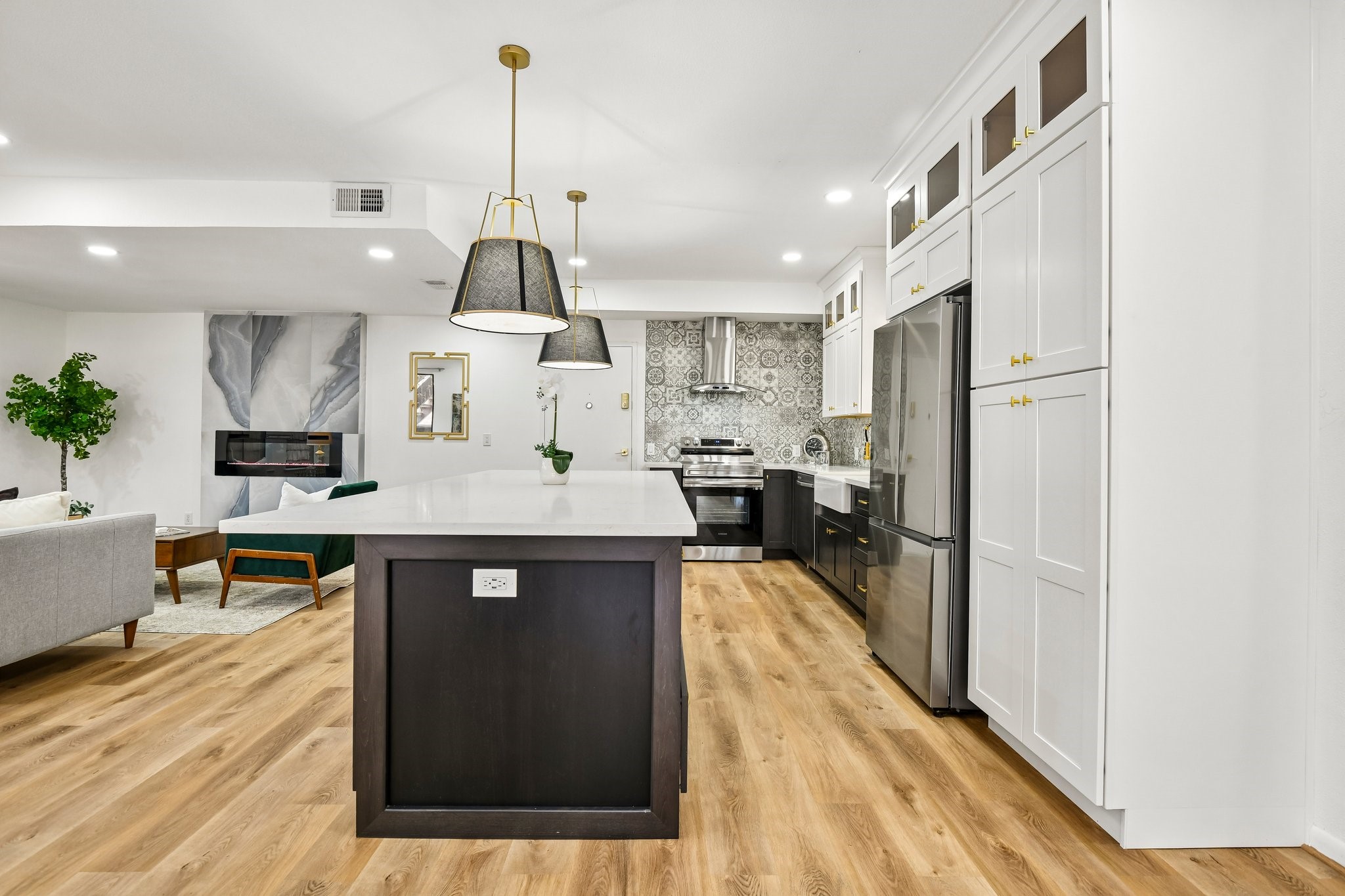 2829 Timmons Lane, Unit 211 Houston, TX 77027 - Photo 11 of 32