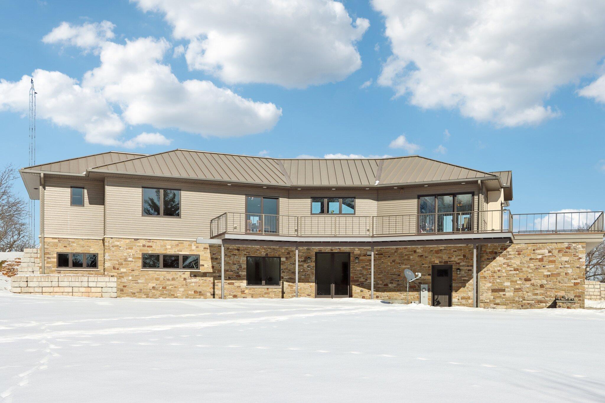 1-web-or-mls-W9160 Deer Rd-S0502-001