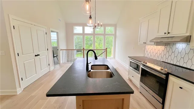 $513,360 | 22312 West 76th Street, Shawnee, KS 66227