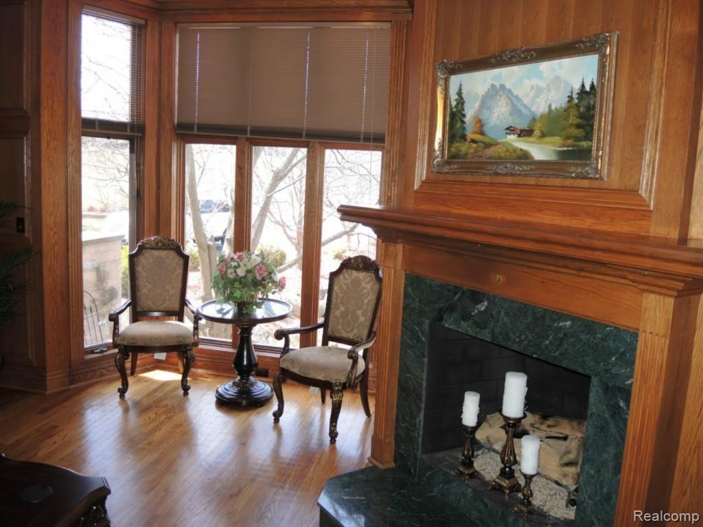 5405 Abbey Drive Rochester, MI 48306 - Photo 14 of 94 Library (3) (Large).jpg