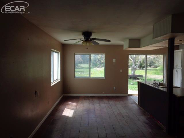4569 North Seymour Road Flushing, MI 48433 - Photo 3 of 14 21287285-2.JPG