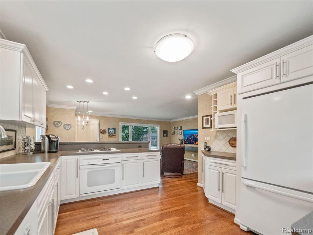 290 Winry Drive Rochester Hills, MI 48307 - Photo 12 of 43