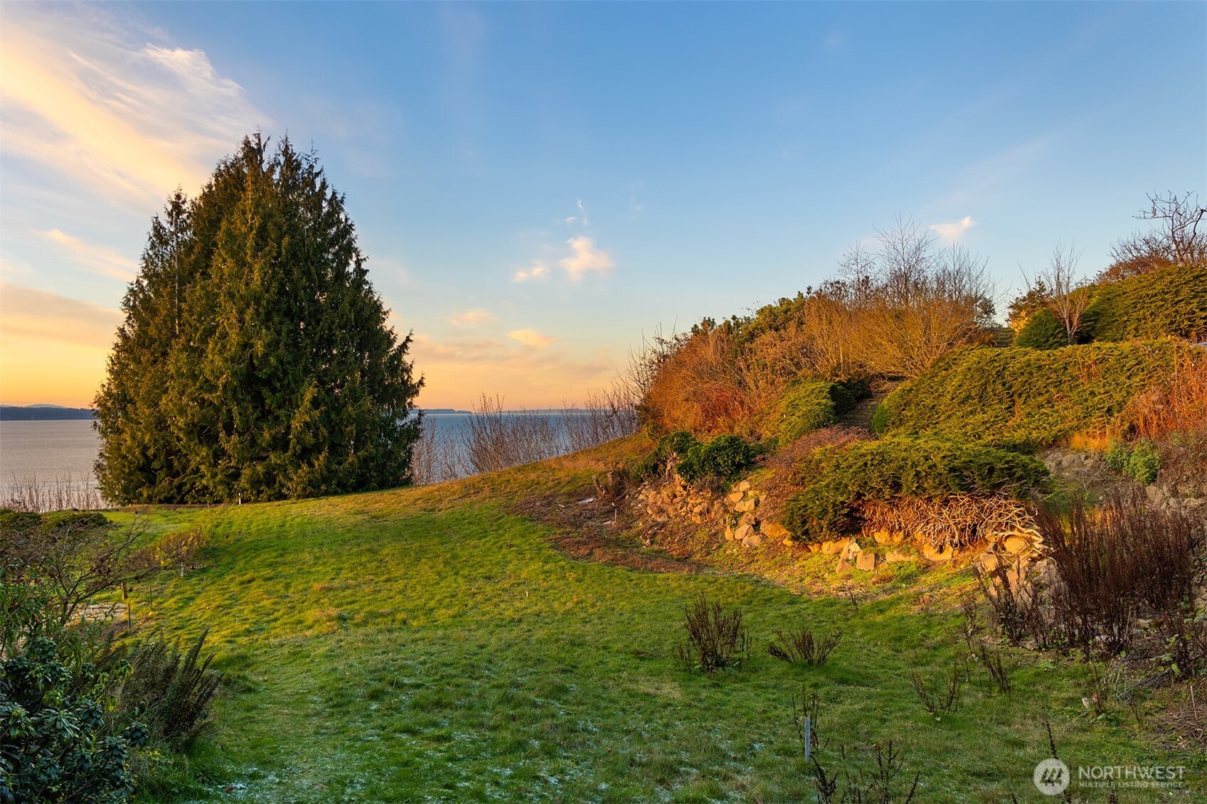 1932 Northwest Blue Ridge Drive Seattle, WA 98177 - Photo 12 of 16